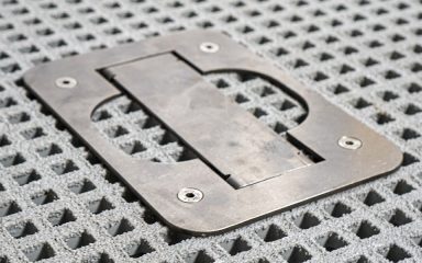 Hatch handle flush fitting square