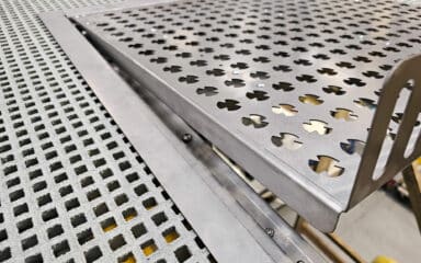 self closing hatch